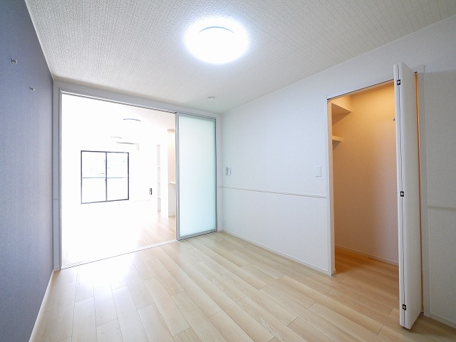 その他部屋・スペース　落ち着いて過ごせるお部屋なので、寝室にいかがでしょうか