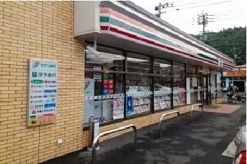 コンビニ　セブンイレブン八幡浜産業通店様（コンビニ）まで850m