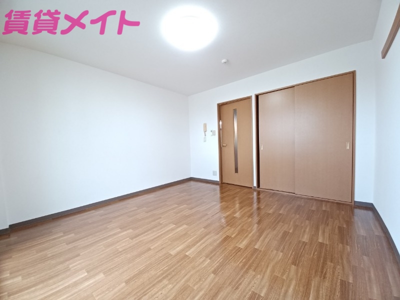 居室・リビング　同型参考写真です。