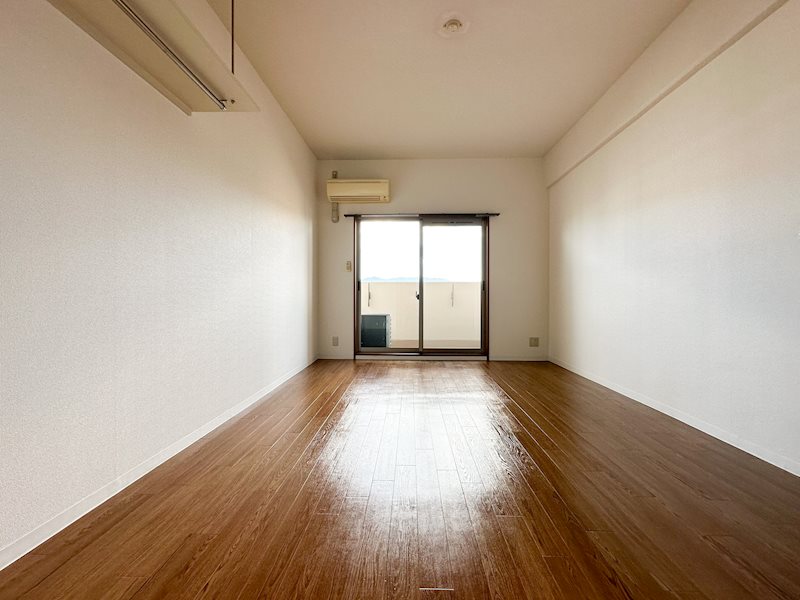 居室・リビング　同物件他室画像です