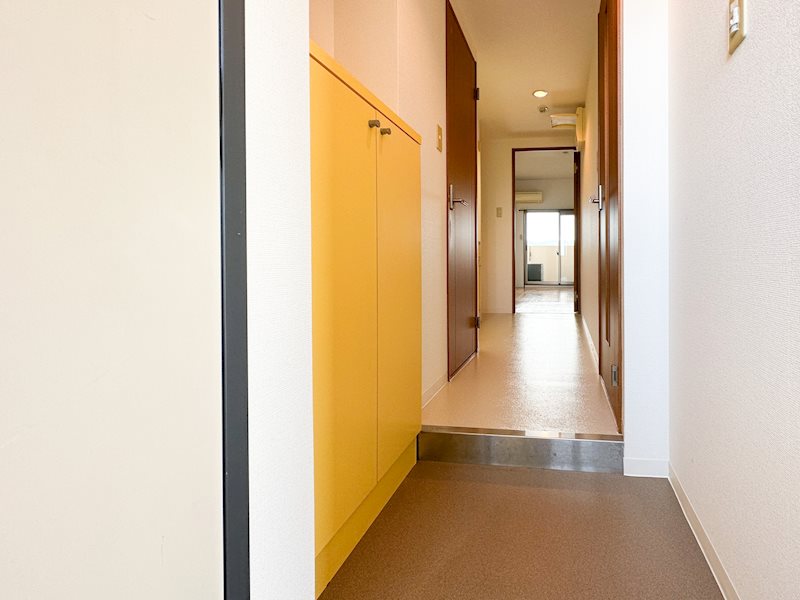 玄関　同物件他室画像です