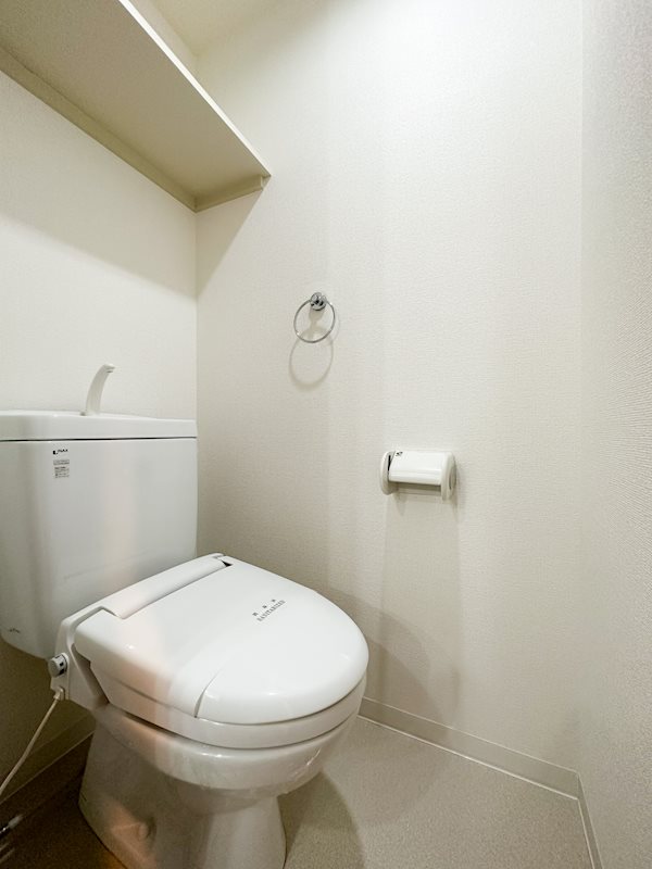 トイレ　同物件他室画像です