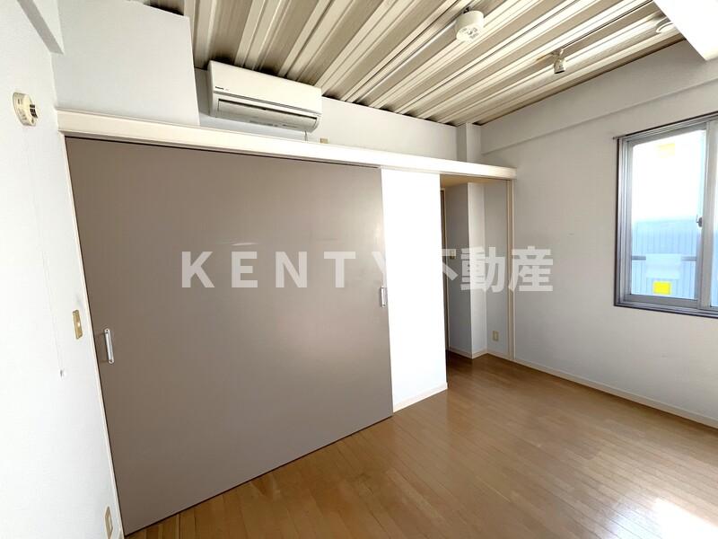 居室・リビング　こちらのリビングで趣味の時間をお楽しみください