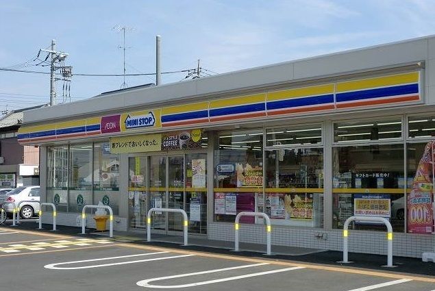 コンビニ　ミニストップ（コンビニ）まで900m