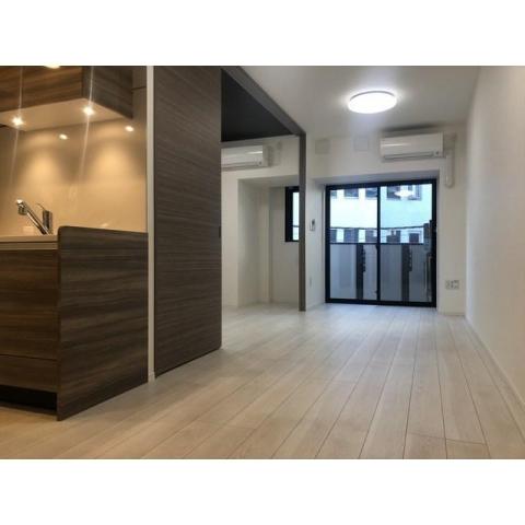 居室・リビング　※別部屋の参考写真です。