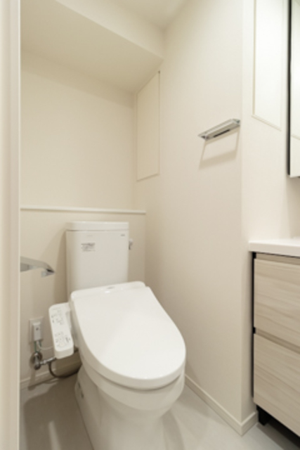 トイレ　※写真は同タイプ住戸です。