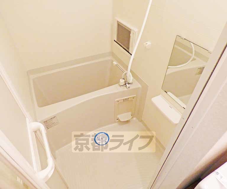 バス・シャワールーム　バスルームです。