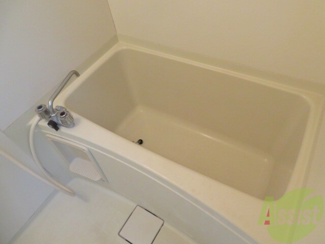 バス・シャワールーム　バストイレ別なのが嬉しいですね。ゆっくりできる広さ。