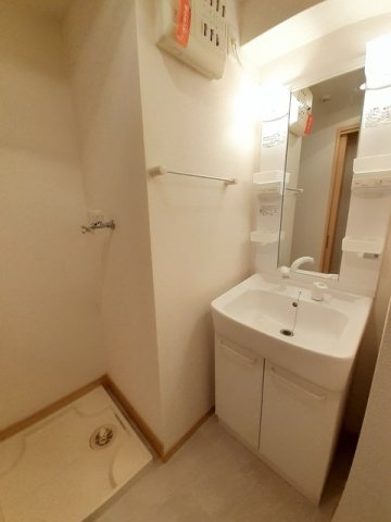 洗面設備　スペースが確保できる洗面所です