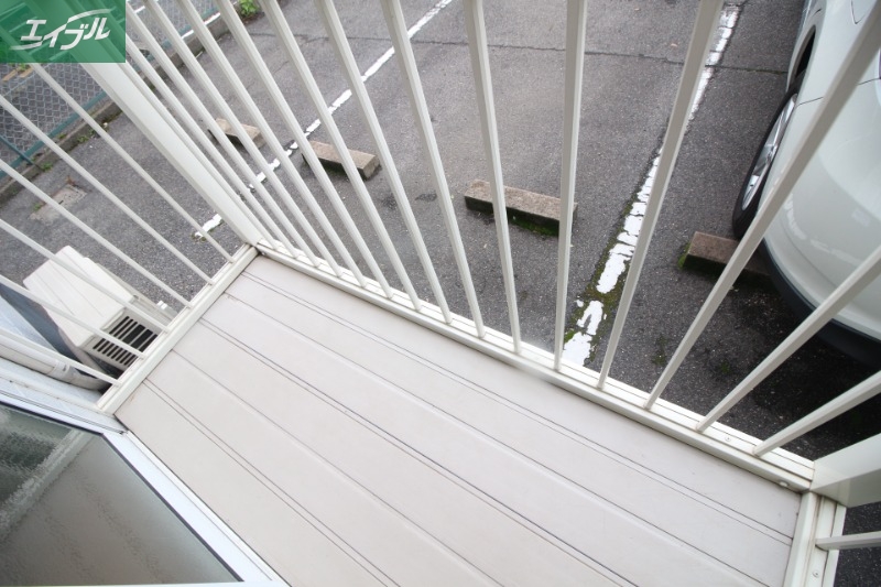 バルコニー　バルコニー床