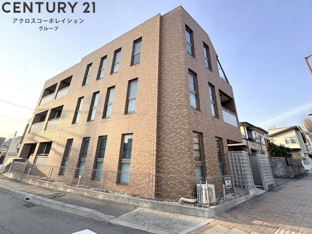 建物外観　オートロック完備で安心のセキュリティ♪