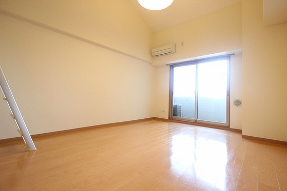 居室・リビング　※別部屋の写真です