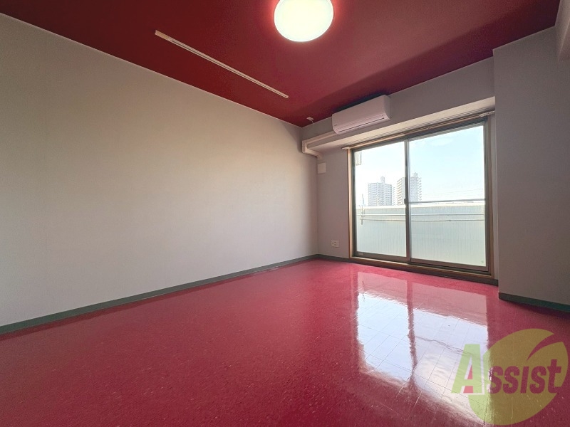 居室・リビング　８．６帖のリビングにです。お部屋を広く使えます。