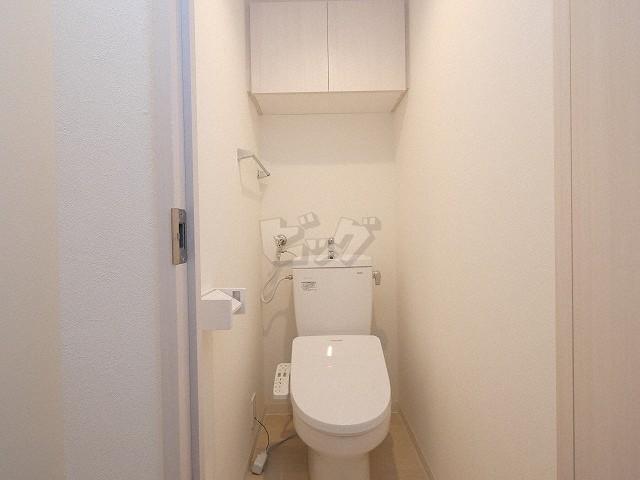 トイレ　嬉しいウォシュレット付きのトイレ！便座温かいですよ♪