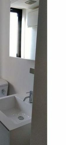 洗面設備　独立洗面台あり、毎朝おしゃれに忙しい女性の方におすすめです