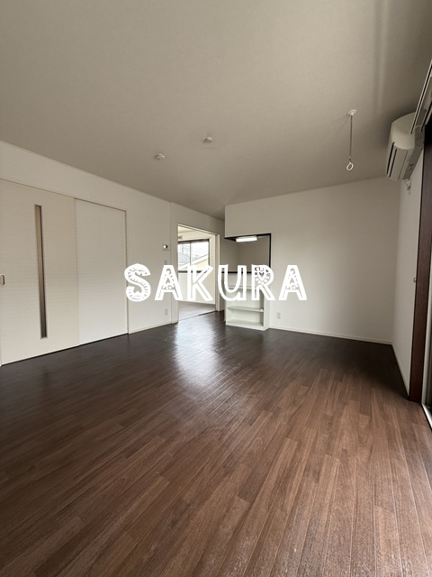 居室・リビング　使いやすい形の為、レイアウトを楽しめます♪