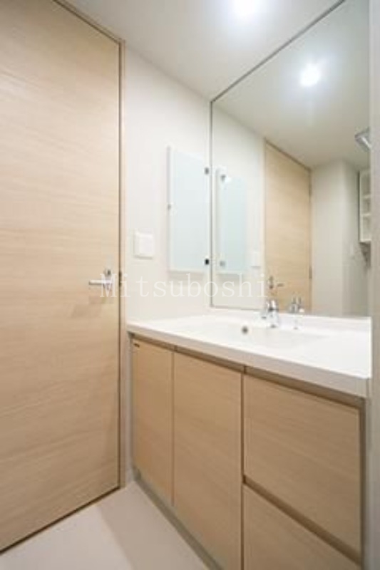 洗面設備　２人並べる独立洗面台