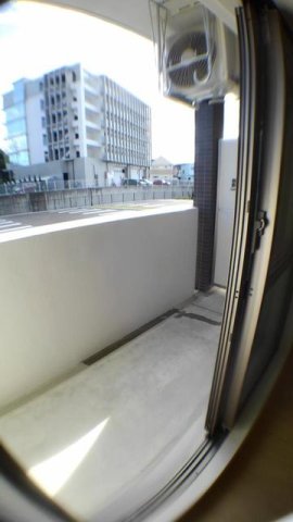 バルコニー　お洗濯にも便利なバルコニー付き