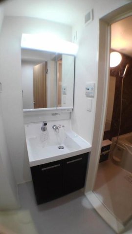 洗面設備　コンパクトで使いやすい洗面所