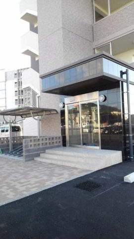 エントランス　清潔なエントランスです