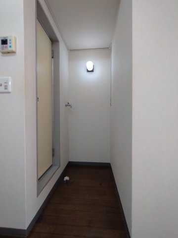 その他　室内洗濯機置場。