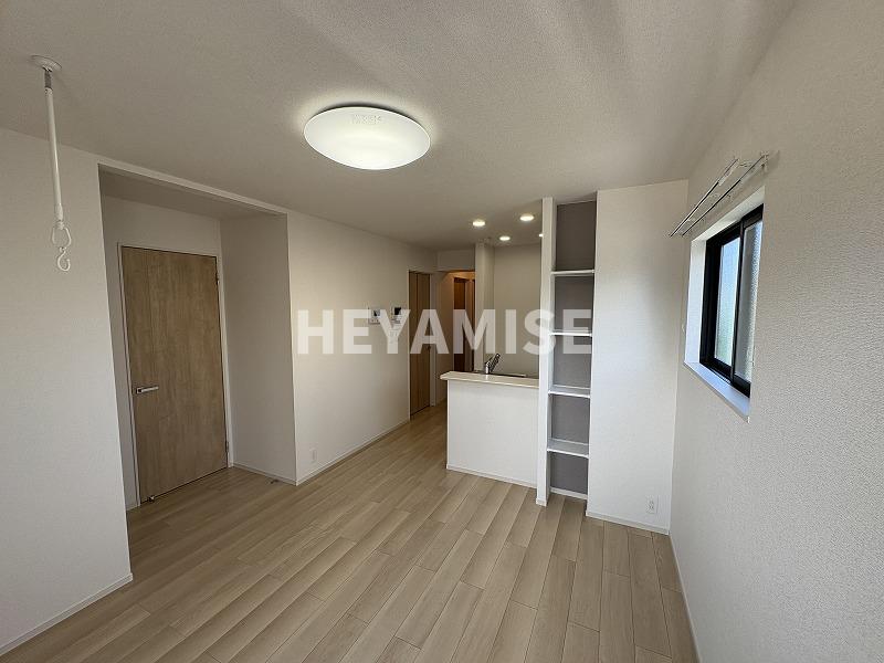 居室・リビング　※同物件反転タイプの写真でございます※現況を優先します※