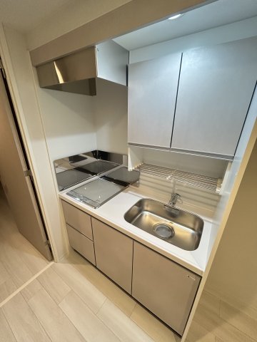 キッチン　コンパクトなキッチンで掃除もラクラク