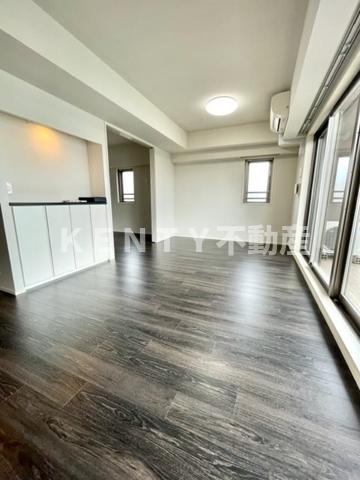 居室・リビング　こちらの居間で趣味の時間をお楽しみください