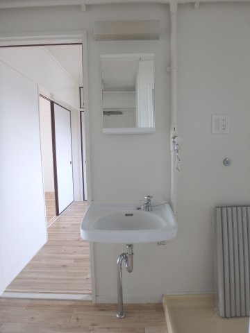 洗面設備　イメージ写真（反転あり）