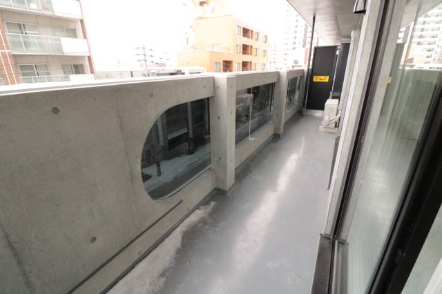 バルコニー　天気のよい日は外干し可能♪