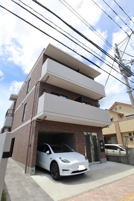 建物外観　宅配ＢＯＸ付オートロックセキュリティ★