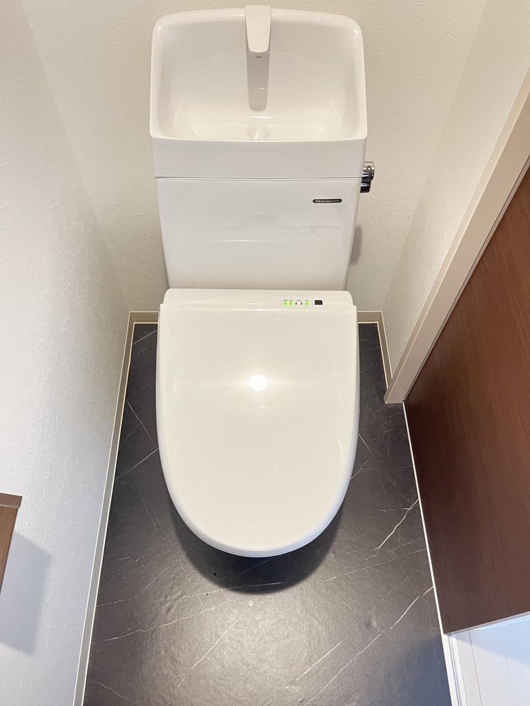トイレ　同じタイプ同じモデルを使用
