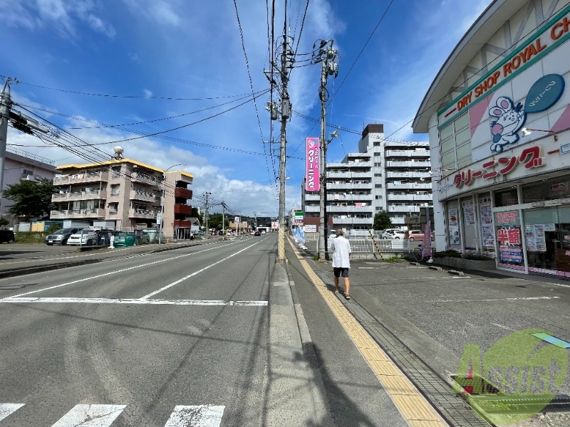収納　道路にも面しており車でのアクセスも楽々ですね。