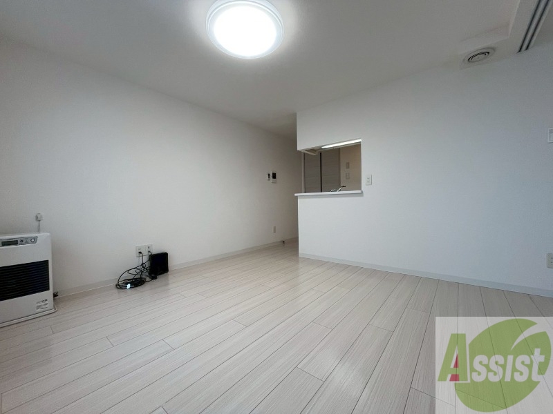 居室・リビング　広くてキレイなお部屋が広がっていて、充実した生活が送れそう。