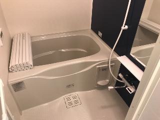 閑静な住環境が魅力の風呂写真