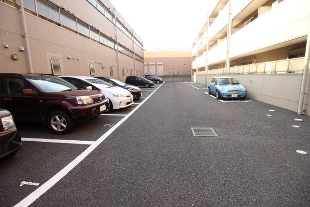 駐車場　駐車場