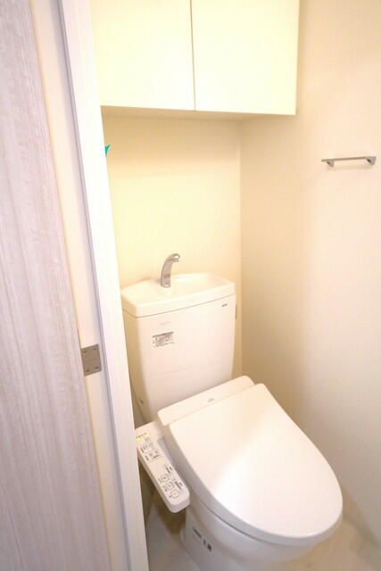 トイレ　※写真は同タイプ住戸です。