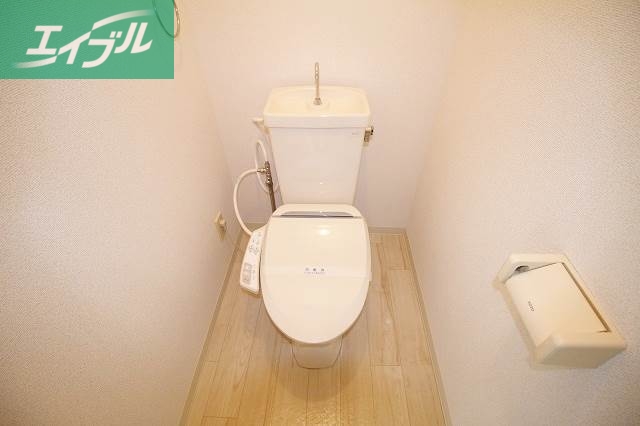トイレ　温水洗浄便座設置済み