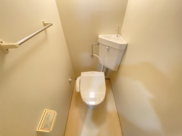 広島高速交通アストラムライン 安東駅 徒歩6分 8階建 築28年のトイレ写真