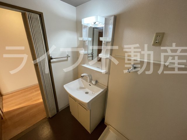 洗面設備　独立洗面化粧台付き