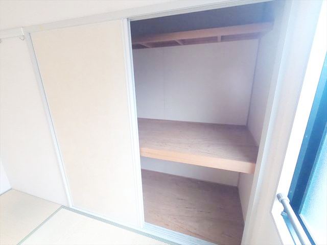 収納　押入