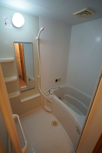 バス・シャワールーム　同じ建物の別の部屋