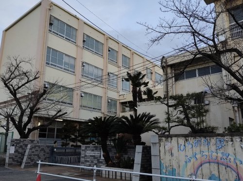 小学校　名古屋市立明徳小学校（小学校）まで593m