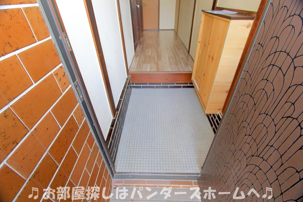杉山手2丁目貸家の玄関写真