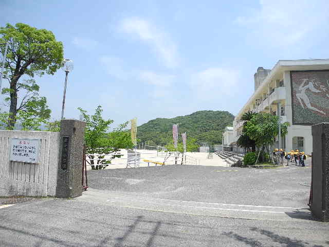 小学校　長与町立長与南小学校（小学校）まで1533m