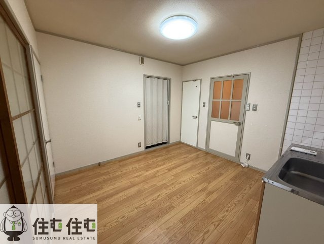 レスト上郷の居間写真