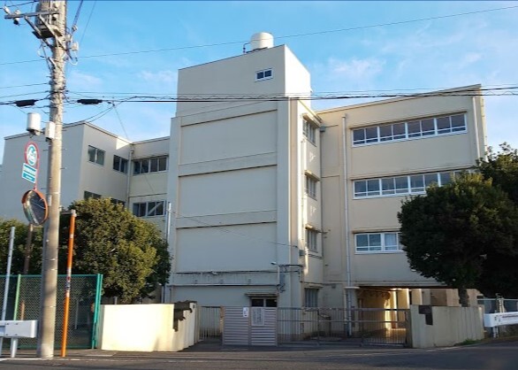 中学校　横浜市立洋光台第一中学校（中学校）まで1686m