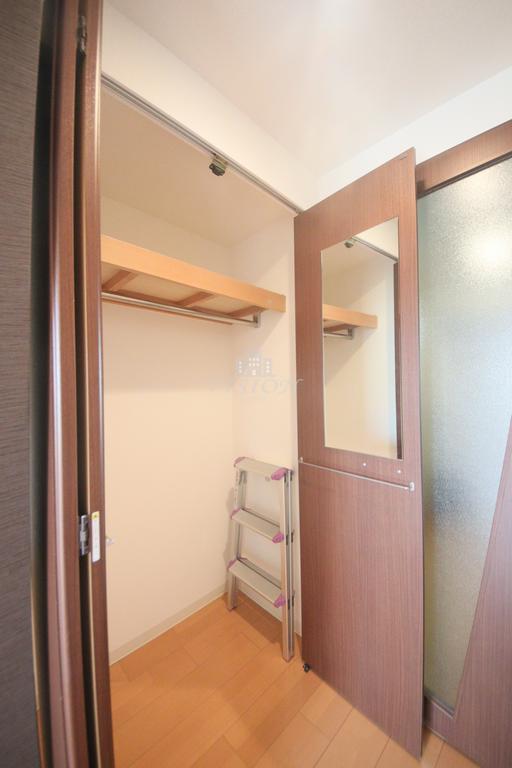 阪急神戸線 十三駅 徒歩5分 9階建 築18年の内装写真