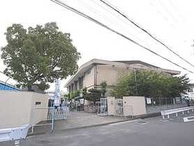 小学校　寝屋川市立池田小学校（小学校）まで617m