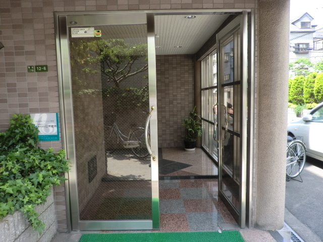 エントランス　エントランスも美しいですね。